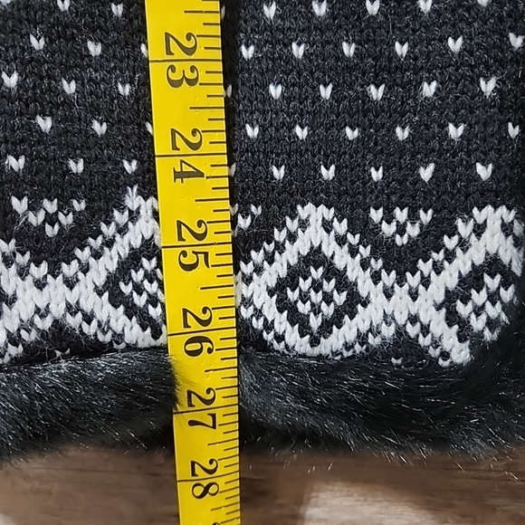 CHRISTOPHER & BANKS Medium Vest Faux fur trimmed Black White New! QUALITY - Picture 7 of 10